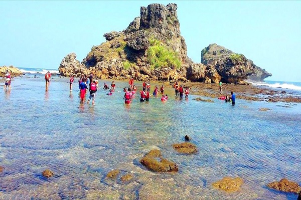 Lokasi Pantai Nglambor, Terletak Antara Pantai Jogan dan Pantai Siung