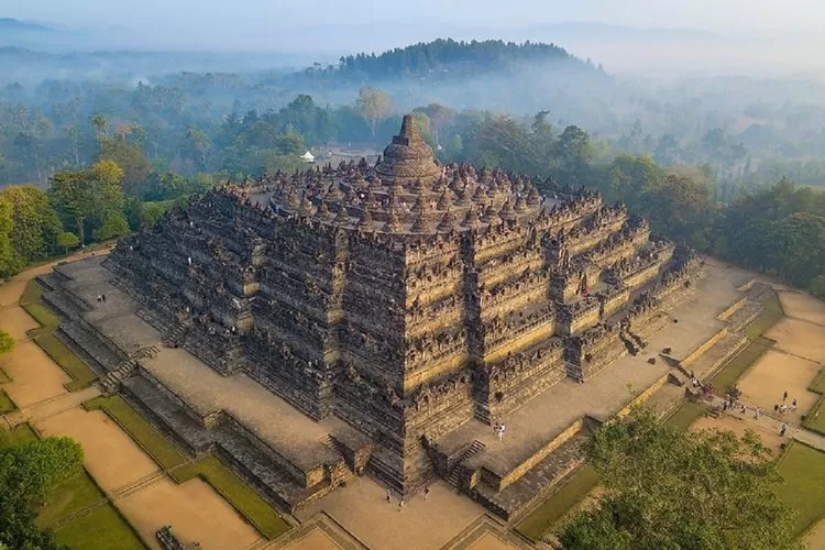 Eksplorasi Candi Borobudur Panduan Lengkap untuk Wisatawan